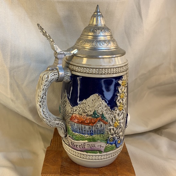 Handmade vintage beer/beir stein w/lid in EC - Picture 2 of 16